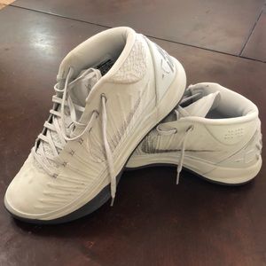 Boy’s Kobe Bryant basketball shoes